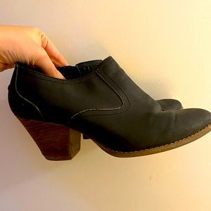Dr. Scholl’s brand black boots/booties